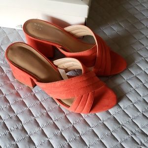 NWOT Coral Sassy Summer Shoes 7 1/2 wide